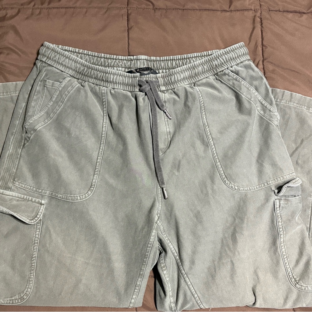 Athleta Cargo Crop sz 14